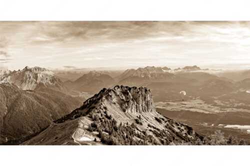 Signalkopf mit Karwendel- und Wettersteingebirge - Abflug - Seitenverhältnis 2:1 - Gleitschirm im Karwendel - weitere Infos unter https://www.kriner-weiermann.de