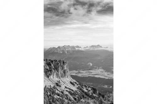 Signalkopf mit Karwendel- und Wettersteingebirge - Abflug - Seitenverhältnis 2:3 - Gleitschirm im Karwendel - weitere Infos unter https://www.kriner-weiermann.de