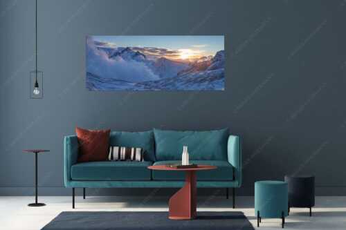 Früh am Morgen auf dem Zugspitzplatt mit Nebelstimmung am Hochwanner - Abgeblasen - Größe ca. 175x70cm, Seitenverhältnis 2,5:1 - Hochwanner bei Sonnenaufgang - weitere Infos unter https://www.kriner-weiermann.de