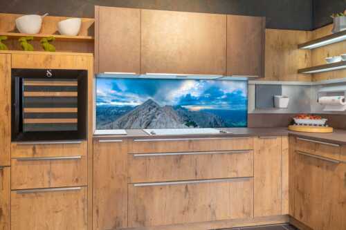 Blick an der Alpspitze und Jubiläumsgrat vorbei zur Zugspitze in den Sonnenuntergang - Alpspitz Nord - Größe ca. 180x60cm, Seitenverhältnis 3:1 - Wettersteingebirge - weitere Infos unter https://www.kriner-weiermann.de