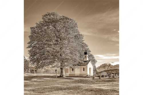 Kapelle Maria Rast bei Krün mit Zugspitzmassiv - Andacht - Seitenverhältnis 1:1 - Maria Rast Kapelle mit Alpspitze - weitere Infos unter https://www.kriner-weiermann.de