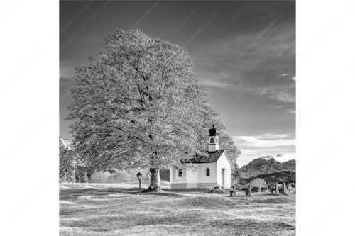 Kapelle Maria Rast bei Krün mit Zugspitzmassiv - Andacht - Seitenverhältnis 1:1 - Maria Rast Kapelle mit Alpspitze - weitere Infos unter https://www.kriner-weiermann.de