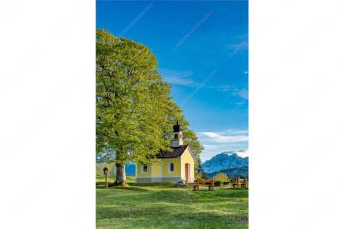 Kapelle Maria Rast bei Krün mit Zugspitzmassiv - Andacht - Seitenverhältnis 2:3 - Maria Rast Kapelle mit Alpspitze - weitere Infos unter https://www.kriner-weiermann.de