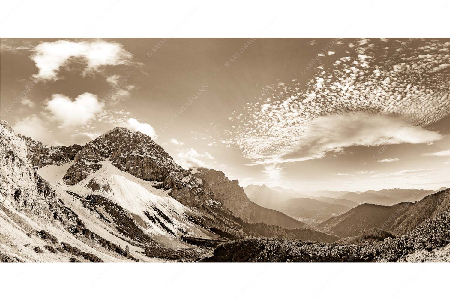 Andakar Herzerl – Seitenverhältnis 2:1 — Tiefkarspitze im Karwendel Blick an der Tiefkar- und Viererspitze in den Sonnenuntergang