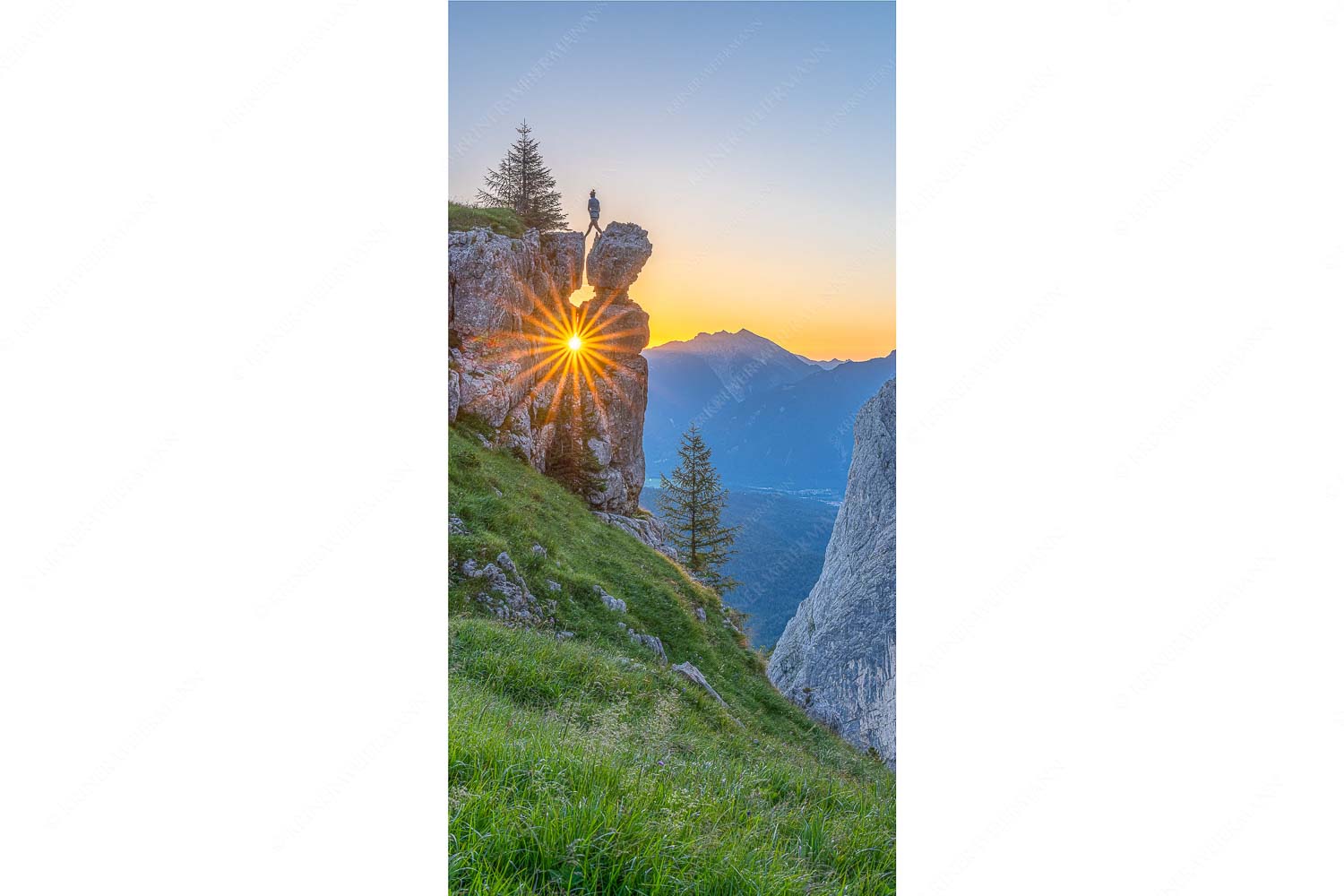 Spektakulärer Sonnenaufgang an der Nordseite des Wettersteingebirges