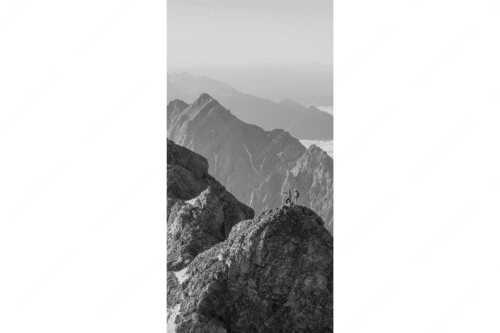Früh am Morgen unterwegs auf dem Jubiläumsgrat Richtung Alpspitze - Auf dem Grat - Seitenverhältnis 1:2 - Zugpitze Jubiläumsgrat - weitere Infos unter https://www.kriner-weiermann.de