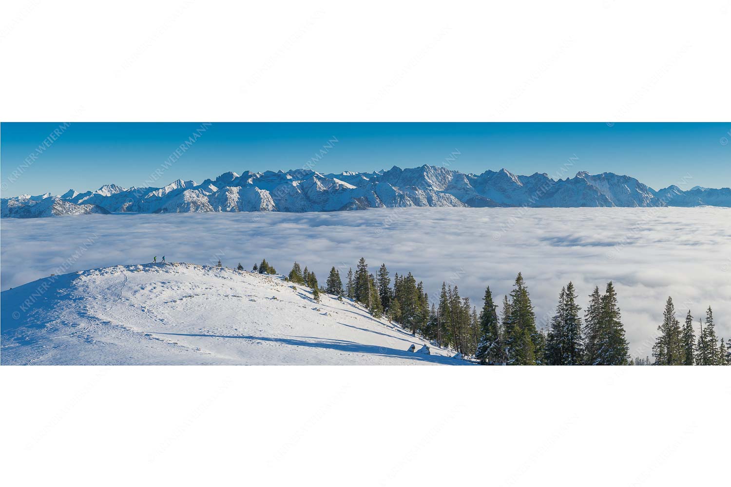 auf der Sonnenseite – Seitenverhältnis 3:1 — Simetsberg mit Karwendel Eine Winterwanderung am Simetsberg über Wolkenmeer mit Karwendel