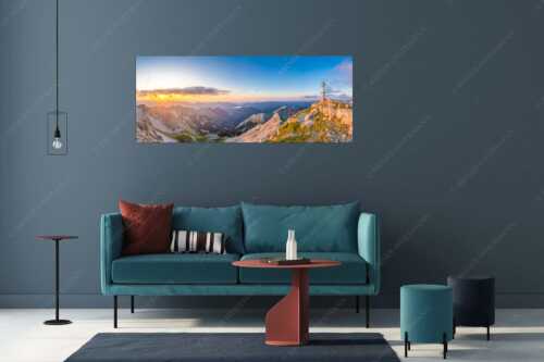 Blick von der Soiernspitze in den Sonnenuntergang - Ausklang - Größe ca. 175x70cm, Seitenverhältnis 2,5:1 - Bergsteiger auf der Soiernspitze - weitere Infos unter https://www.kriner-weiermann.de