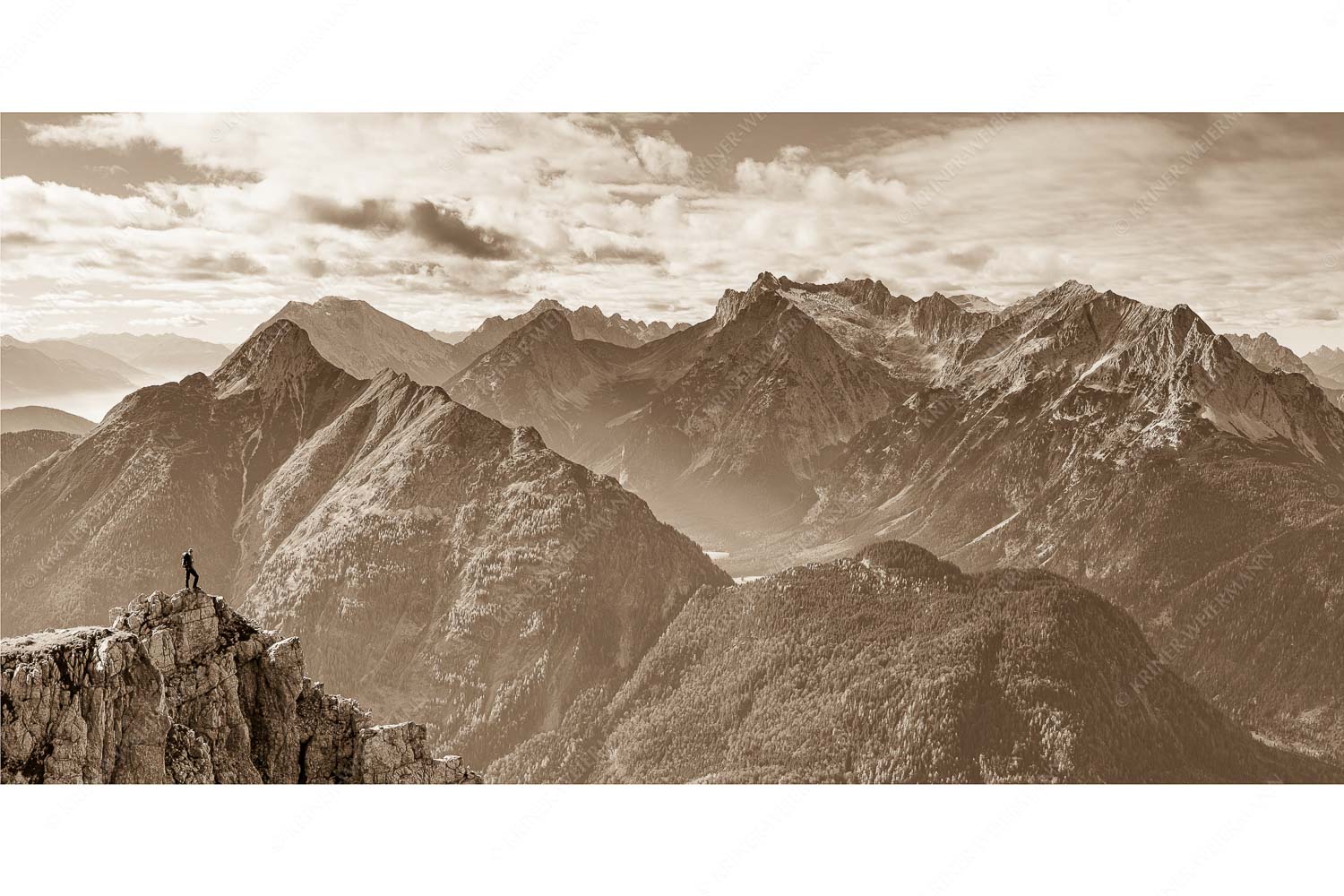 Aussichtspunkt – Seitenverhältnis 2:1 — Heinrich-Noe-Weg im Karwendel Blick vom Karwendel auf Arnspitzen und Wettersteinmassiv
