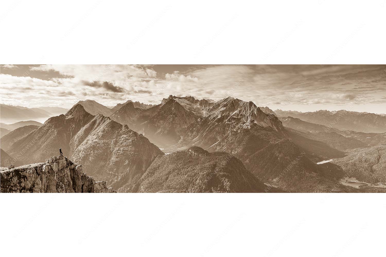 Aussichtspunkt – Seitenverhältnis 3:1 — Heinrich-Noe-Weg im Karwendel Blick vom Karwendel auf Arnspitzen und Wettersteinmassiv