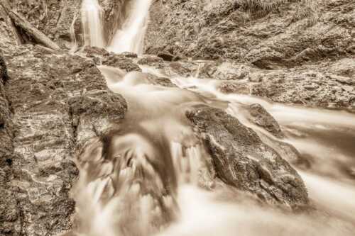Bach im Estergebirge - Bach im Estergebirge - Seitenverhältnis 3:2 - Wasserfall und Bachlauf - weitere Infos unter https://www.kriner-weiermann.de