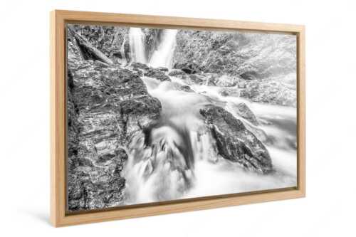 Bach im Estergebirge - Bach im Estergebirge - Foto im Schattenfugen-Rahmen - Wasserfall und Bachlauf - weitere Infos unter https://www.kriner-weiermann.de