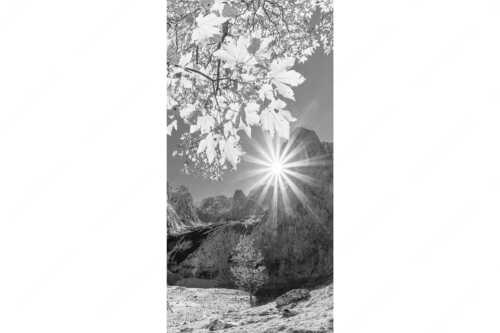 Die Sonne verschwindet am Oberreintalturm - Bald kommt der Herbst - Seitenverhältnis 1:2 - Oberreintal im Wetterstein - weitere Infos unter https://www.kriner-weiermann.de
