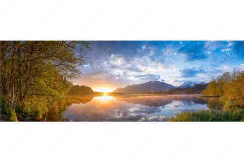 Sonnenaufgang am Barmsee mit Blick zum Soiern- und Karwendelgebirge - Barmseespiegel - Seitenverhältnis 3:1 - Barmsee mit Karwendel - weitere Infos unter https://www.kriner-weiermann.de