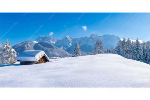 Blick ins Soiern- und Karwendelgebirge - Beeindruckendes Karwendel II - Seitenverhältnis 2:1 - Winterlandschaft bei Mittenwald - weitere Infos unter https://www.kriner-weiermann.de