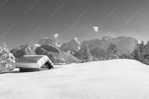 Blick ins Soiern- und Karwendelgebirge - Beeindruckendes Karwendel II - Seitenverhältnis 3:2 - Winterlandschaft bei Mittenwald - weitere Infos unter https://www.kriner-weiermann.de