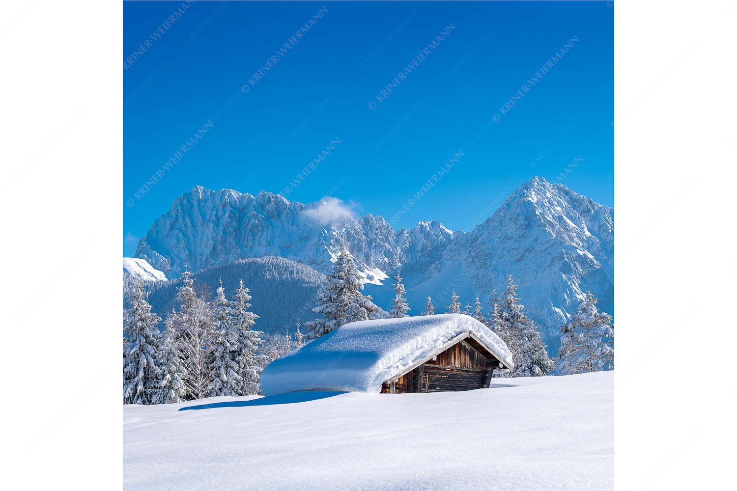 Beeindruckendes Karwendel – Seitenverhältnis 1:1 — Viel Schnee auf Heustadel Blick zum Karwendelgebirge mit Wörner, Tiefkar- und Westlicher Karwendelspitze