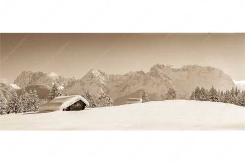 Blick zum Karwendelgebirge mit Wörner, Tiefkar- und Westlicher Karwendelspitze - Beeindruckendes Karwendel - Seitenverhältnis 2,5:1 - Viel Schnee auf Heustadel - weitere Infos unter https://www.kriner-weiermann.de
