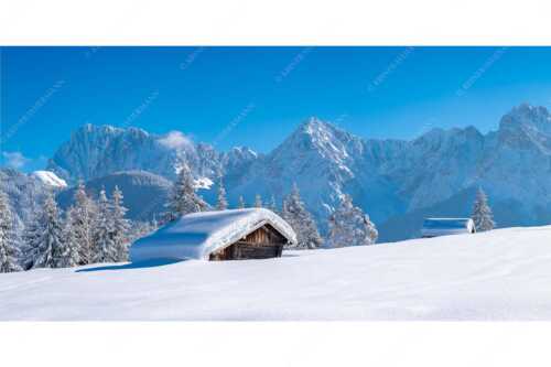 Blick zum Karwendelgebirge mit Wörner, Tiefkar- und Westlicher Karwendelspitze - Beeindruckendes Karwendel - Seitenverhältnis 2:1 - Viel Schnee auf Heustadel - weitere Infos unter https://www.kriner-weiermann.de