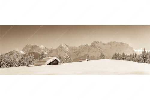 Blick zum Karwendelgebirge mit Wörner, Tiefkar- und Westlicher Karwendelspitze - Beeindruckendes Karwendel - Seitenverhältnis 3:1 - Viel Schnee auf Heustadel - weitere Infos unter https://www.kriner-weiermann.de