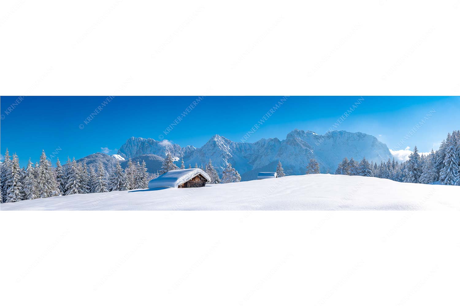 Beeindruckendes Karwendel – Seitenverhältnis 4:1 — Viel Schnee auf Heustadel Blick zum Karwendelgebirge mit Wörner, Tiefkar- und Westlicher Karwendelspitze