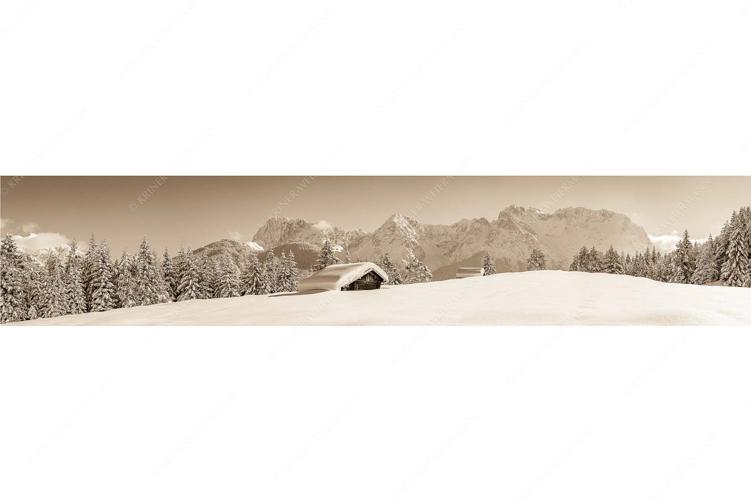Beeindruckendes Karwendel – Seitenverhältnis 5:1 — Viel Schnee auf Heustadel Blick zum Karwendelgebirge mit Wörner, Tiefkar- und Westlicher Karwendelspitze