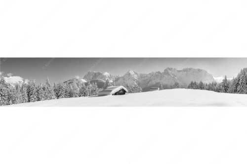 Blick zum Karwendelgebirge mit Wörner, Tiefkar- und Westlicher Karwendelspitze - Beeindruckendes Karwendel - Seitenverhältnis 5:1 - Viel Schnee auf Heustadel - weitere Infos unter https://www.kriner-weiermann.de