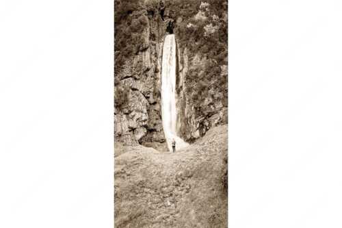 Partnachfall im Reintal im Wettersteingebirge - Beeindruckt - Seitenverhältnis 1:2 - Wasserfall im Wetterstein - weitere Infos unter https://www.kriner-weiermann.de