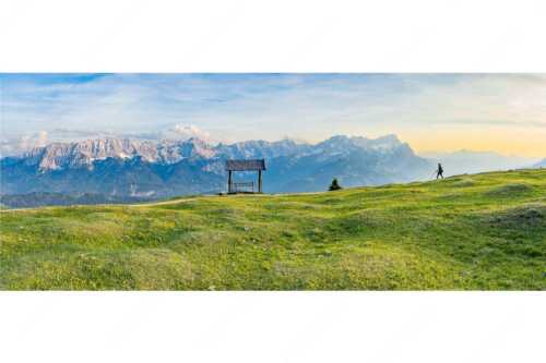 Wandern am Rosswank im Estergebirge mit Aussicht zum Wettersteingebirge - Bergwandern vom Feinsten - Seitenverhältnis 2,5:1 - Wank mit Wetterstein - weitere Infos unter https://www.kriner-weiermann.de