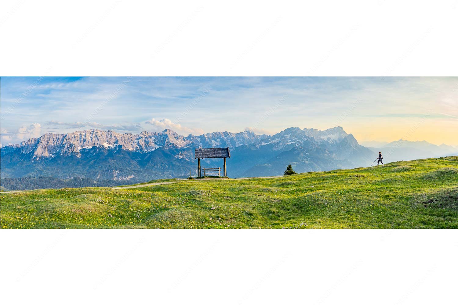 Bergwandern vom Feinsten – Seitenverhältnis 3:1 — Wank mit Wetterstein Wandern am Rosswank im Estergebirge mit Aussicht zum Wettersteingebirge