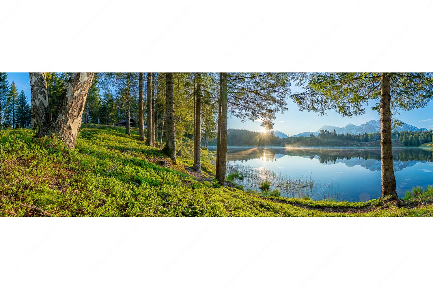 Blaubeerwald – Seitenverhältnis 3:1 — Sonnenaufgang am Wildensee Blick über den Wildensee zum Sonnenaufgang im Soierngebirge mit Karwendel