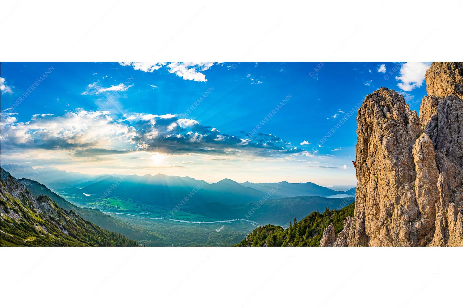 Bliasch – Seitenverhältnis 2,5:1 — Klettern im Soierngebirge Kletterer im Soierngebirge mit Blick ins Obere Isartal und zum Walchensee