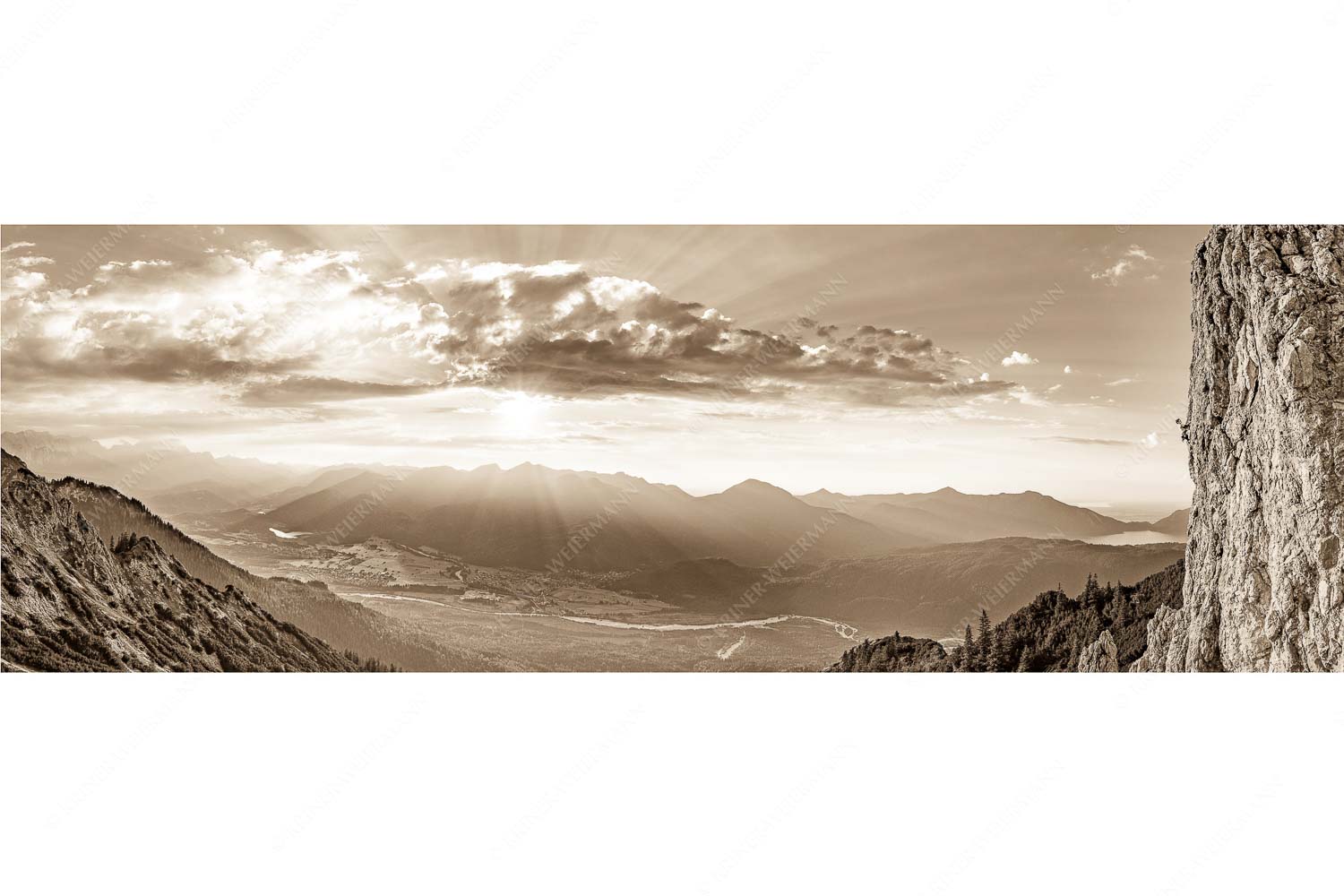 Bliasch – Seitenverhältnis 3:1 — Klettern im Soierngebirge Kletterer im Soierngebirge mit Blick ins Obere Isartal und zum Walchensee