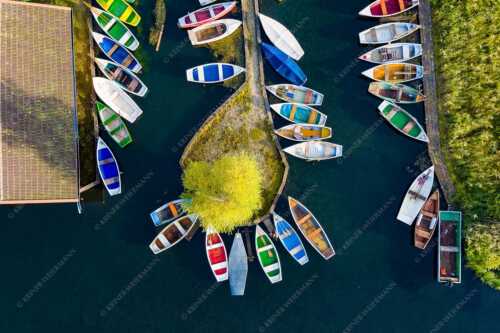 Boote am Hafen in Seehausen am Staffelsee - Bootcamp - Seitenverhältnis 3:2 - Seehausen am Staffelsee - weitere Infos unter https://www.kriner-weiermann.de