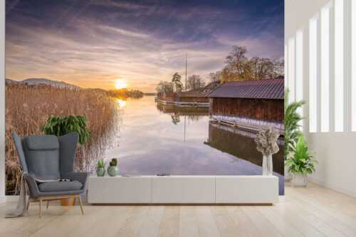Traumhaft gelegene Bootshäuser am Staffelsee im Sonnenuntergang - Bootshäuser - Größe ca. 300x200cm, Seitenverhältnis 3:2 - Seehausen am Staffelsee - weitere Infos unter https://www.kriner-weiermann.de