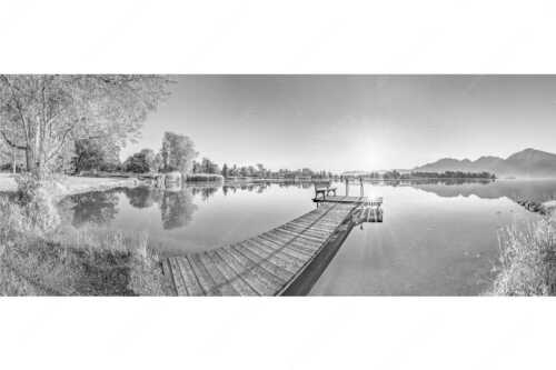 Blick in den Sonnenaufgang bei Schlehdorf am Kochelsee - Da sitzt di nieder II - Seitenverhältnis 2,5:1 - Kochelsee bei Schlehdorf - weitere Infos unter https://www.kriner-weiermann.de