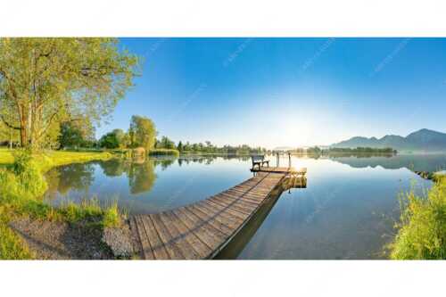 Blick in den Sonnenaufgang bei Schlehdorf am Kochelsee - Da sitzt di nieder II - Seitenverhältnis 2:1 - Kochelsee bei Schlehdorf - weitere Infos unter https://www.kriner-weiermann.de