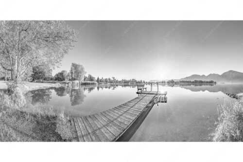 Blick in den Sonnenaufgang bei Schlehdorf am Kochelsee - Da sitzt di nieder II - Seitenverhältnis 2:1 - Kochelsee bei Schlehdorf - weitere Infos unter https://www.kriner-weiermann.de