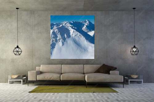 Lange Snowboard-Abfahrt vom Bischof im Estergebirge mit Zugspitzmassiv - Dahoam is Dahoam - Größe ca. 160x160cm, Seitenverhältnis 1:1 - Freerider mit Zugspitze - weitere Infos unter https://www.kriner-weiermann.de