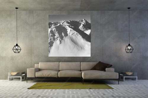 Lange Snowboard-Abfahrt vom Bischof im Estergebirge mit Zugspitzmassiv - Dahoam is Dahoam - Größe ca. 160x160cm, Seitenverhältnis 1:1 - Freerider mit Zugspitze - weitere Infos unter https://www.kriner-weiermann.de