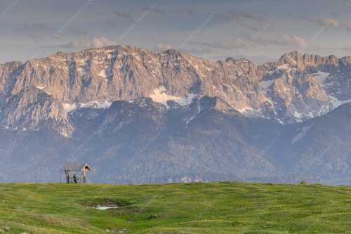 Eines der schönsten Panoramen im Garmisch-Partenkirchen bietet die Aussicht vom Wank - Der Blick ins Herz - Seitenverhältnis 3:2 - Panorama am Wank - weitere Infos unter https://www.kriner-weiermann.de
