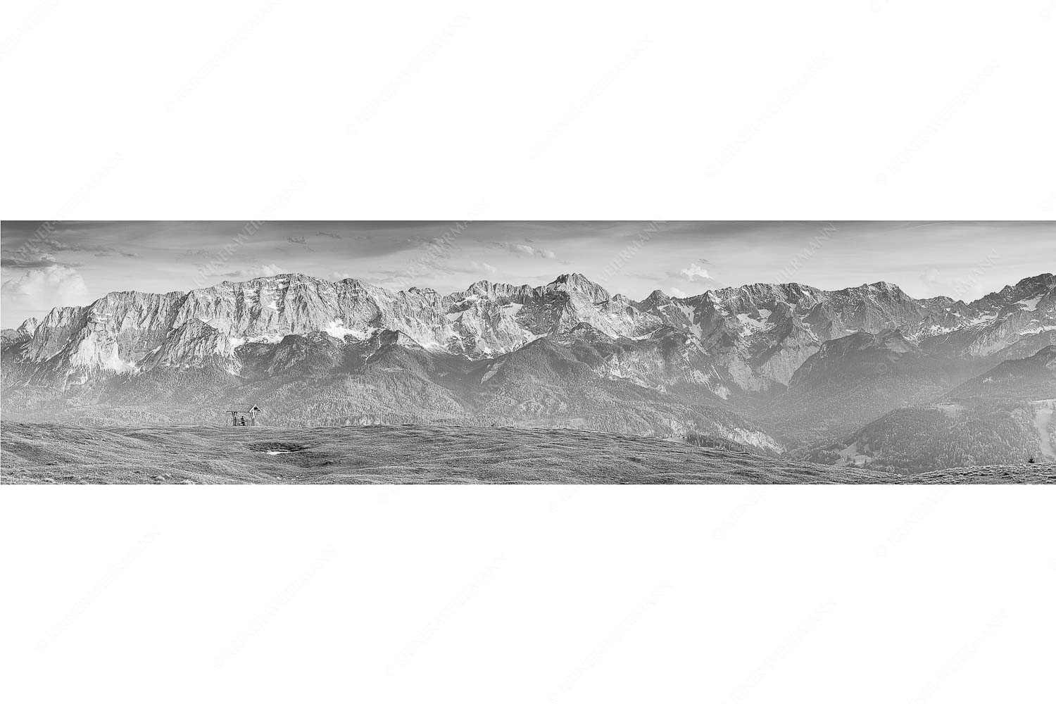 Der Blick ins Herz – Seitenverhältnis 4:1 — Panorama am Wank Eines der schönsten Panoramen im Garmisch-Partenkirchen bietet die Aussicht vom Wank