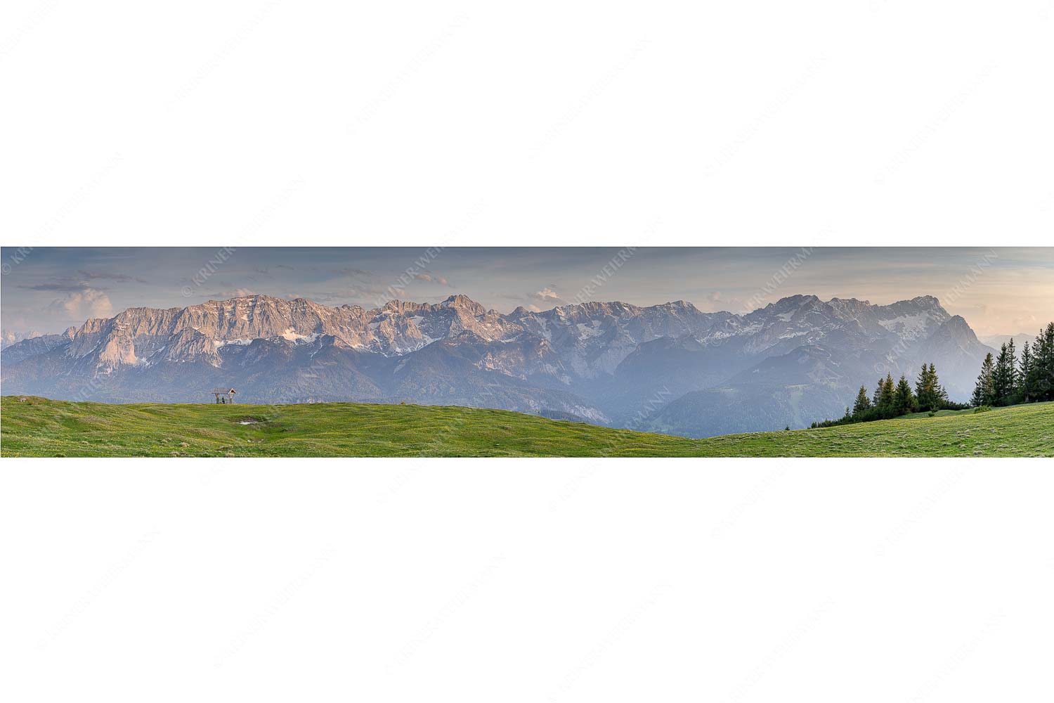 Der Blick ins Herz – Seitenverhältnis 5:1 — Panorama am Wank Eines der schönsten Panoramen im Garmisch-Partenkirchen bietet die Aussicht vom Wank