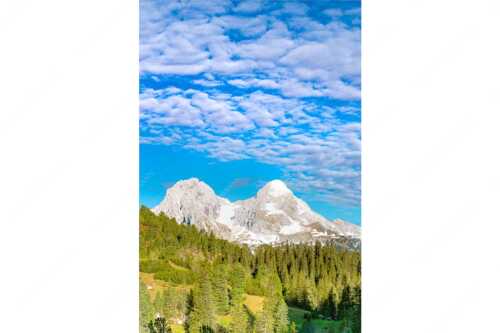 Blick über Schachenschloss zum Hochblassen und Alpspitze im Wettersteingebirge - Der höhere Unscheinbare - Seitenverhältnis 2:3 - Hochblassen und Alpspitze - weitere Infos unter https://www.kriner-weiermann.de