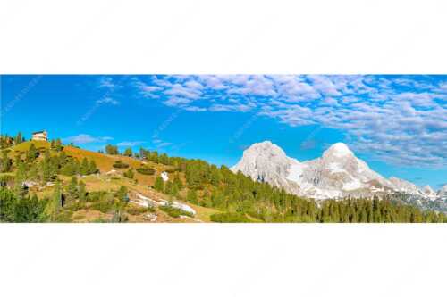 Blick über Schachenschloss zum Hochblassen und Alpspitze im Wettersteingebirge - Der höhere Unscheinbare - Seitenverhältnis 3:1 - Hochblassen und Alpspitze - weitere Infos unter https://www.kriner-weiermann.de