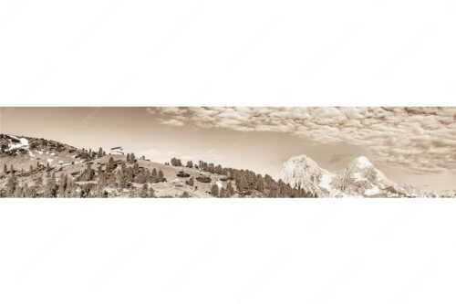 Blick über Schachenschloss zum Hochblassen und Alpspitze im Wettersteingebirge - Der höhere Unscheinbare - Seitenverhältnis 5:1 - Hochblassen und Alpspitze - weitere Infos unter https://www.kriner-weiermann.de