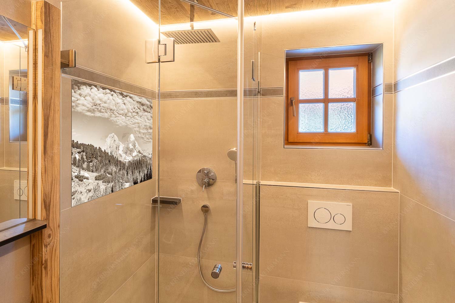 Blick über Schachenschloss zum Hochblassen und Alpspitze im Wettersteingebirge - Der höhere Unscheinbare - Größe ca. 120x80cm, Seitenverhältnis 3:2 - Hochblassen und Alpspitze - weitere Infos unter https://www.kriner-weiermann.de