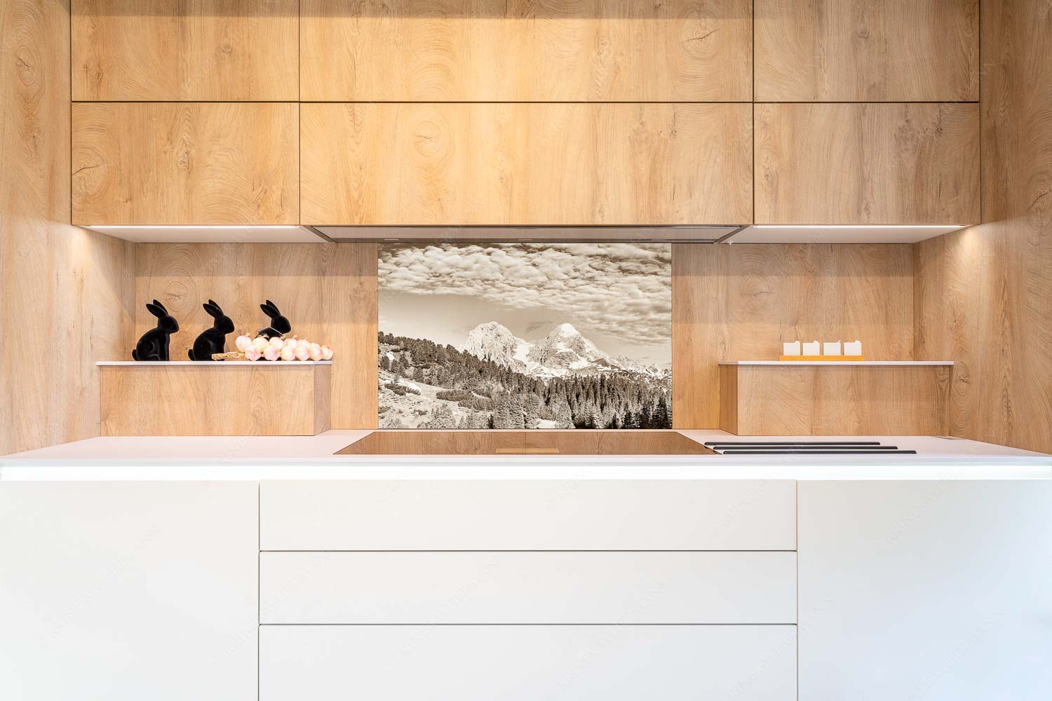 Der höhere Unscheinbare – Größe ca. 90x60cm, Seitenverhältnis 3:2 — Hochblassen und Alpspitze Blick über Schachenschloss zum Hochblassen und Alpspitze im Wettersteingebirge - Der höhere Unscheinbare - Größe ca. 90x60cm, Seitenverhältnis 3:2 - Hochblassen und Alpspitze - weitere Infos unter https://www.kriner-weiermann.de