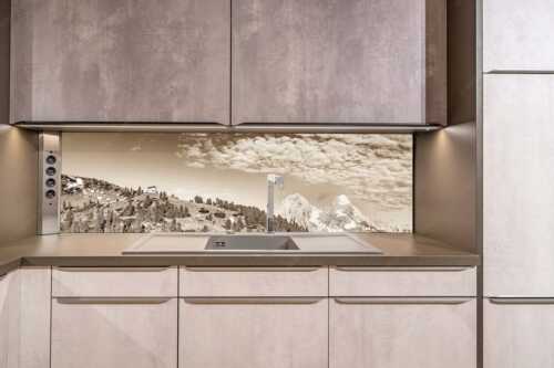 Blick über Schachenschloss zum Hochblassen und Alpspitze im Wettersteingebirge - Der höhere Unscheinbare - Größe ca. 200x50cm, Seitenverhältnis ca: 4:1 - Hochblassen und Alpspitze - weitere Infos unter https://www.kriner-weiermann.de