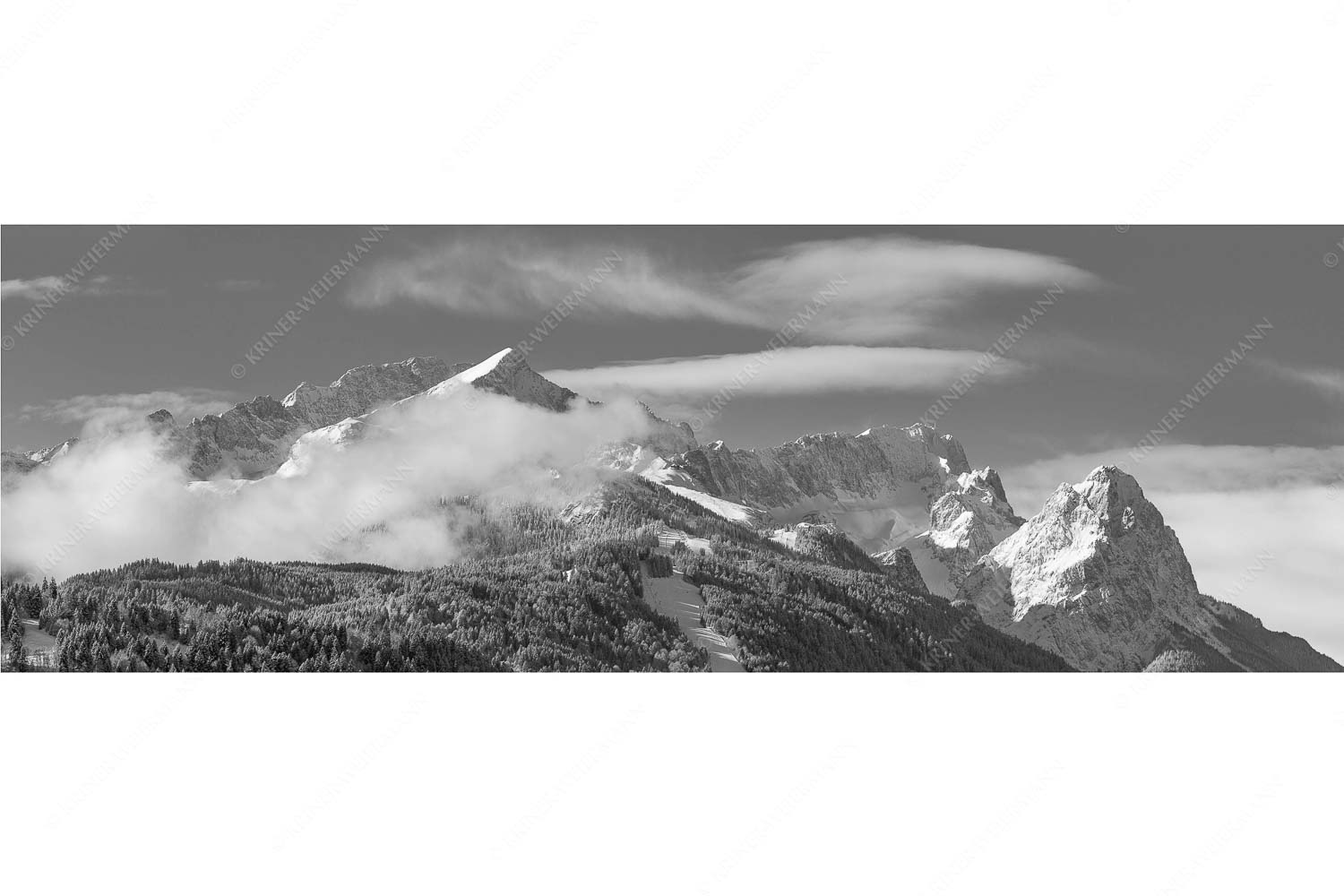 Der Klassiker – Seitenverhältnis 3:1 — Alpspitze und Zugspitze Die frisch verschneiten Gipfel von Alpspitze, Zugspitze und Waxenstein